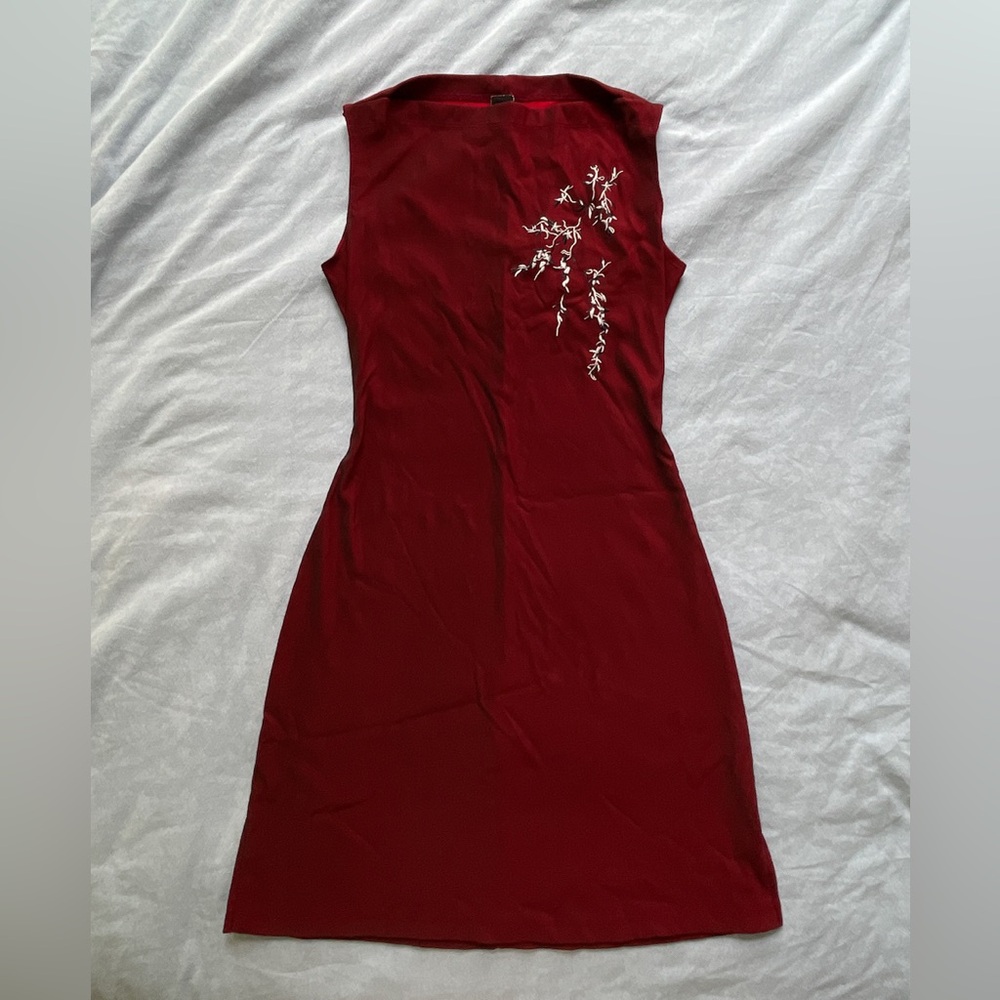 90’Red Boatneck Dress with Floral Embroidery